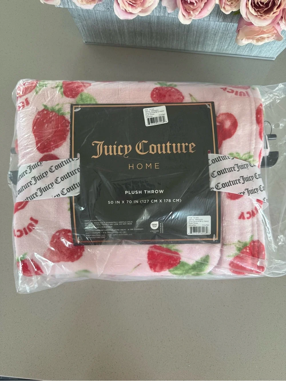 Juicy couture plush strawberry throw plush blanket NWT 50 x 70 nwt